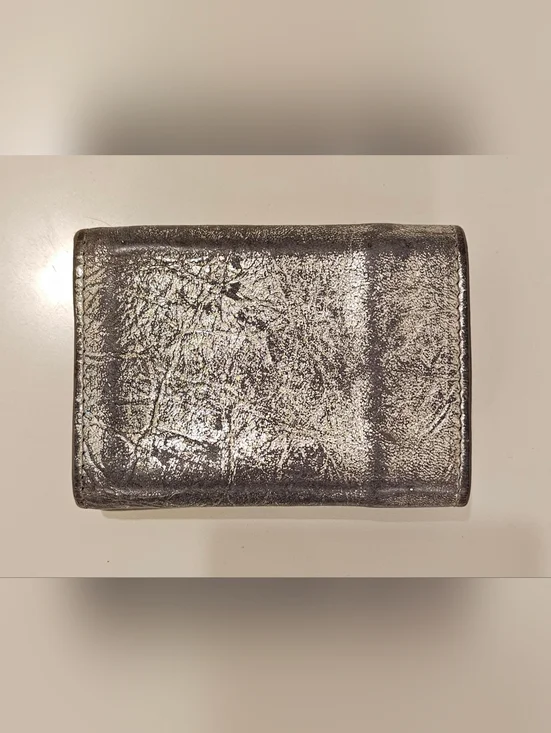 BALENCIAGA Silver Crinkle Trifold Compact Wallet - Picture 2 of 11